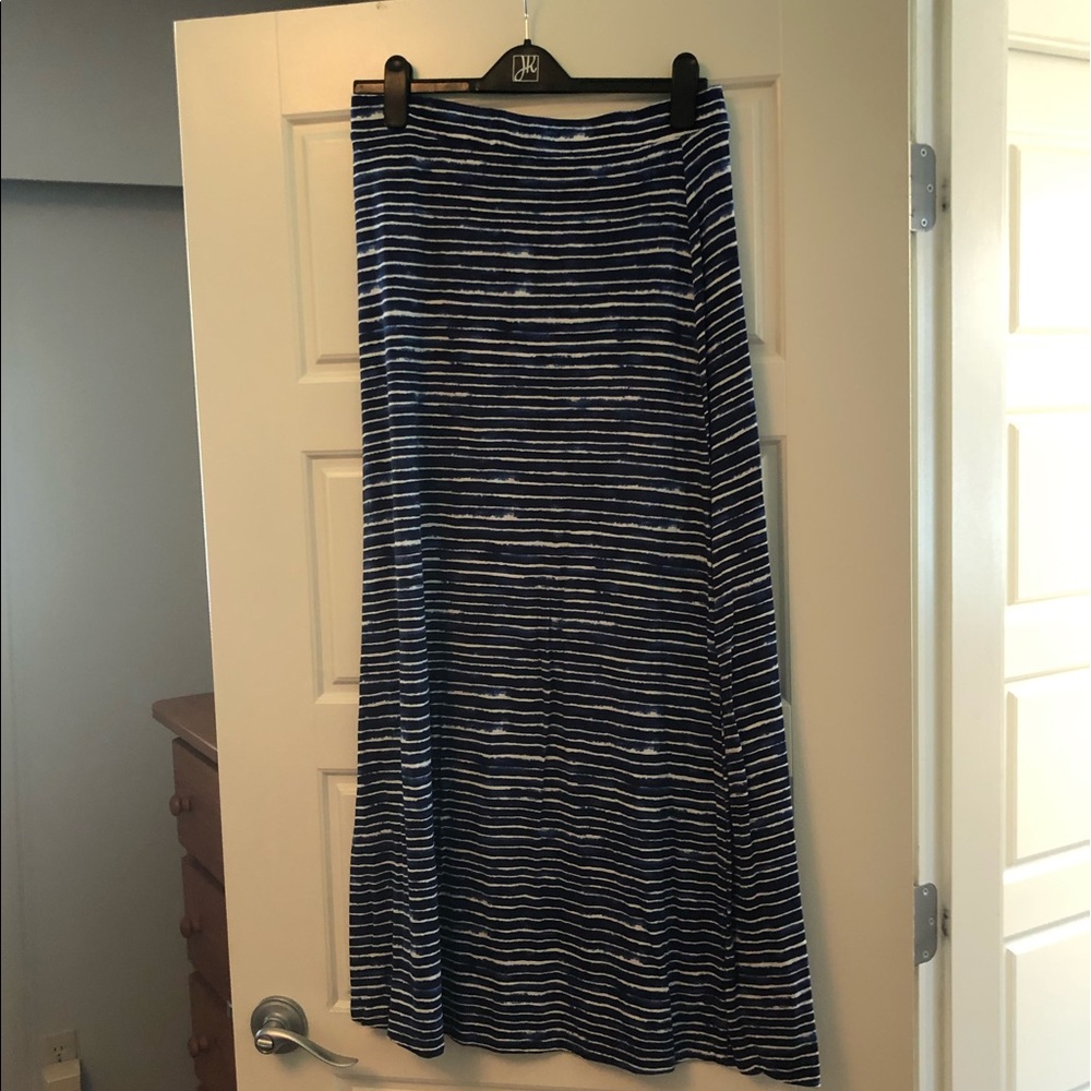 Long stretchy skirt